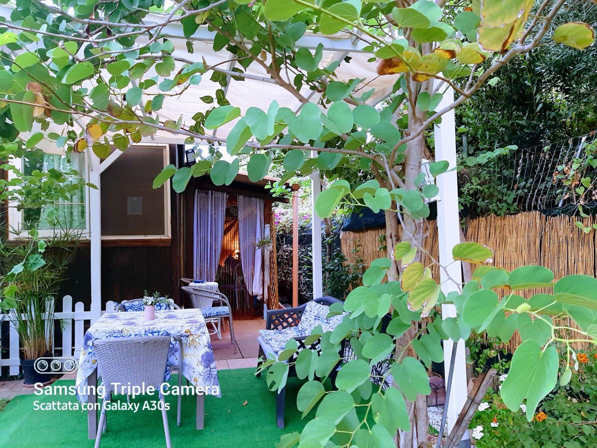 Bed and Breakfast Tom E Jerry à Domus De Maria Extérieur photo