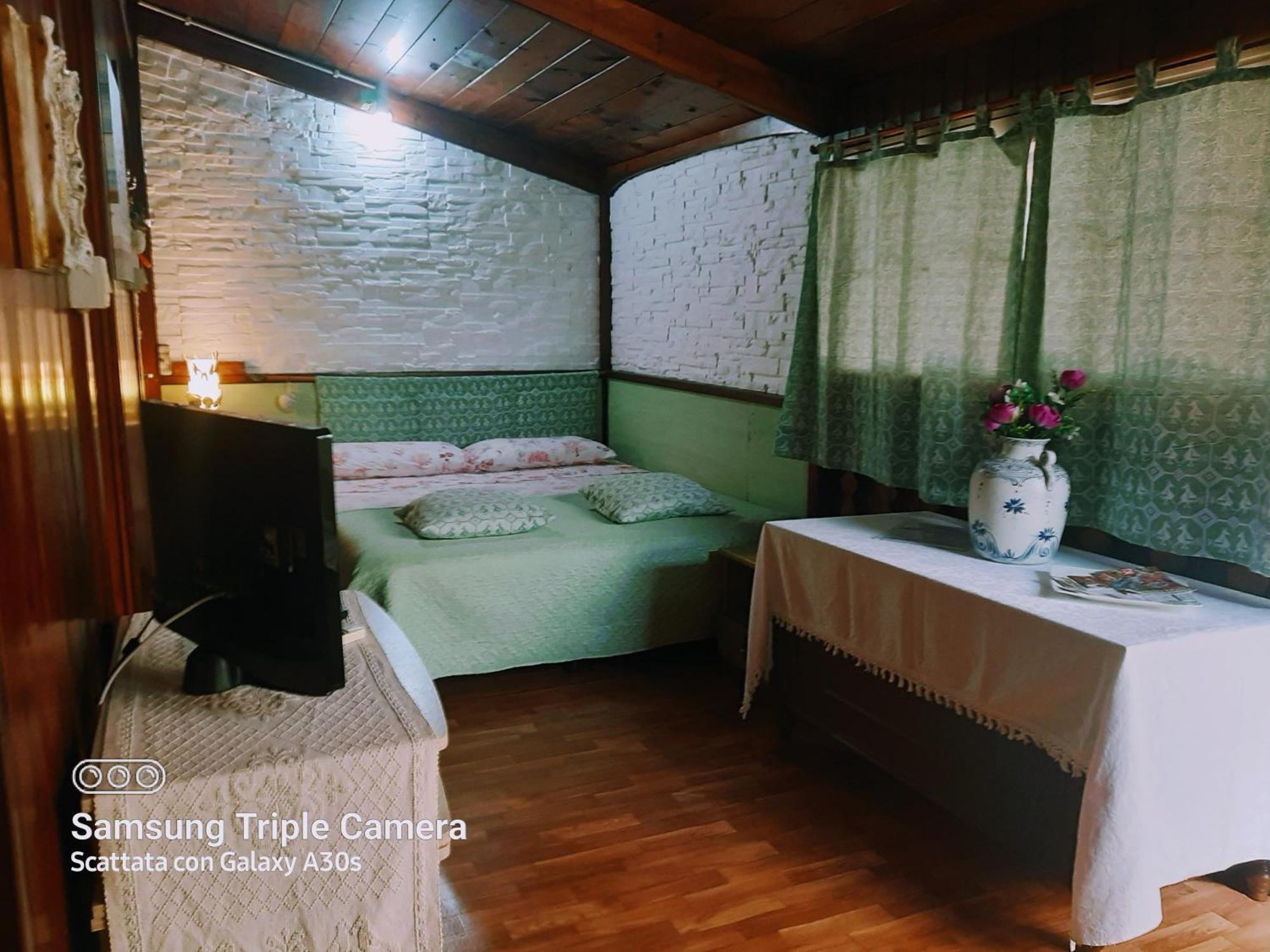 Bed and Breakfast Tom E Jerry à Domus De Maria Chambre photo