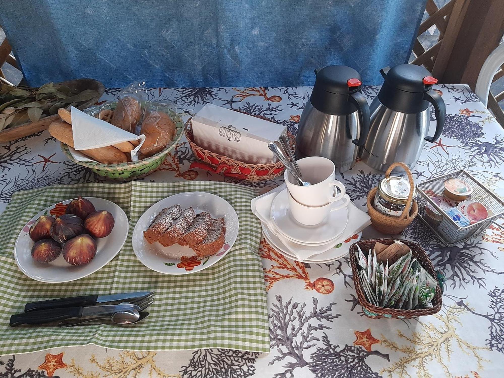 Bed and Breakfast Tom E Jerry à Domus De Maria Extérieur photo